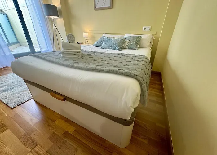 Apt Centro con Terracita Rua Cuba ツ Rias Baixas Rentals * Vigo