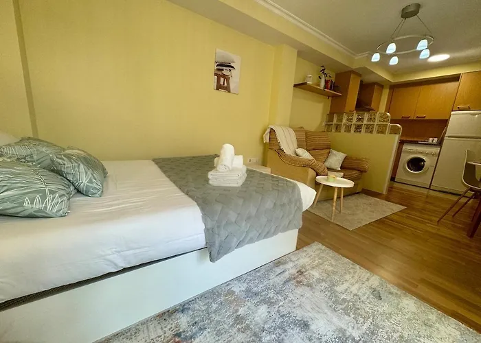 Apartamento Apt Centro con Terracita Rua Cuba ツ Rias Baixas Rentals *